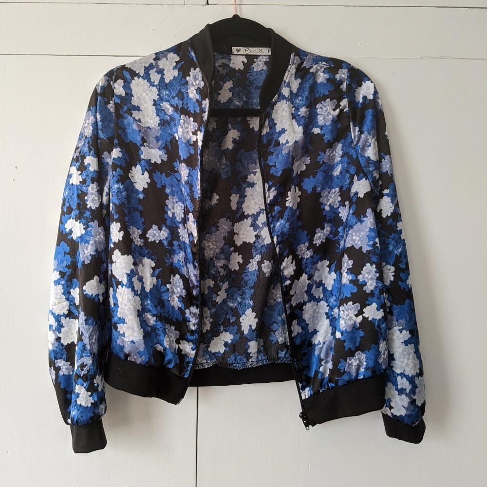 4/$20 💠 Light weighted jacket